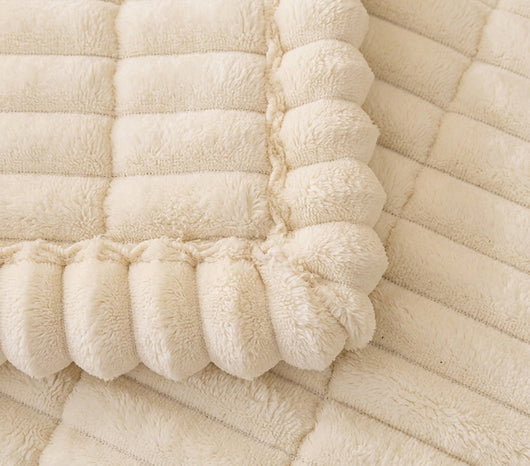 Cozy Sofa Cover – The dog’s favorite spot